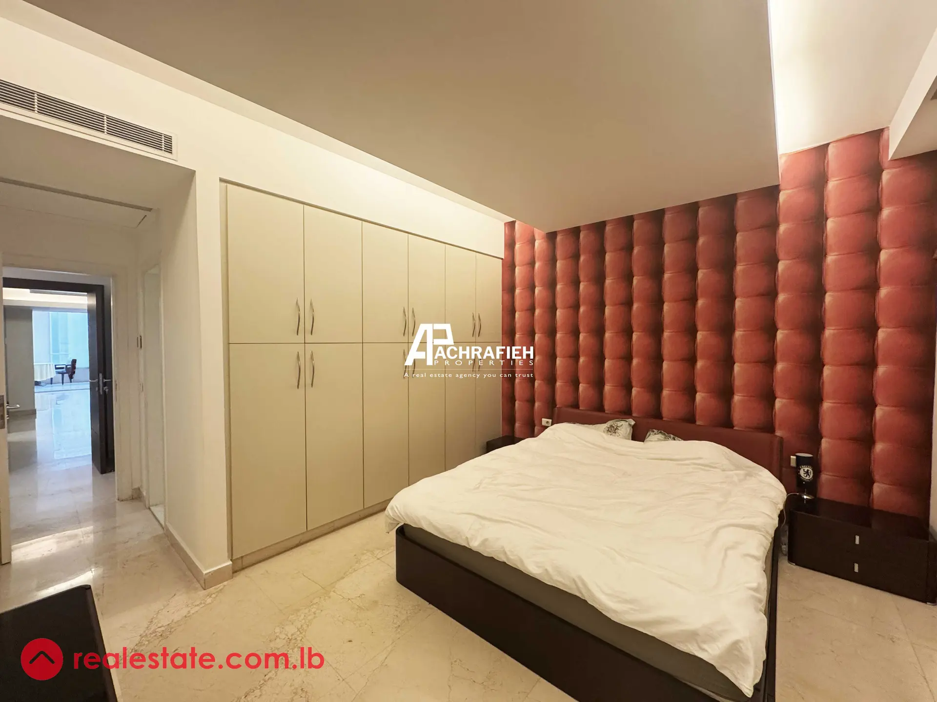 270 Sqm | 3 Bedrooms | For Sale in Tabaris 2 image 3