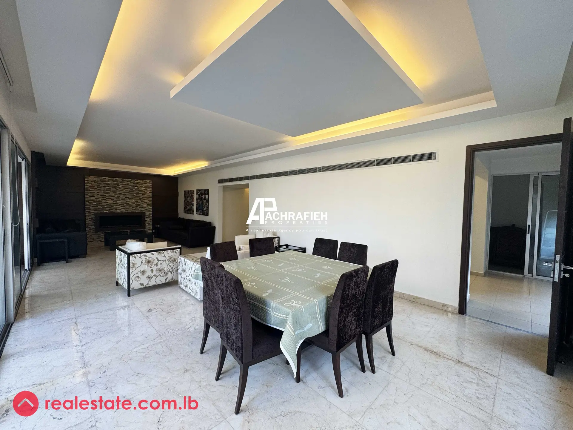 270 Sqm | 3 Bedrooms | For Sale in Tabaris 2 image 3